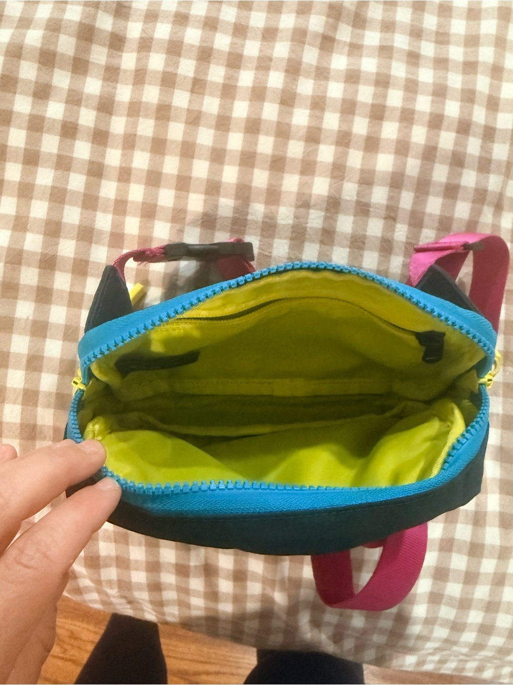 Timbuk2 Navy Waist Pack with Pink Strap and Yellow Zipper - Picture 4 of 4